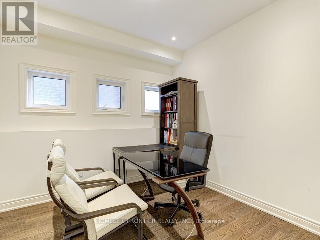 163 HILLSVIEW DRIVE Image 19