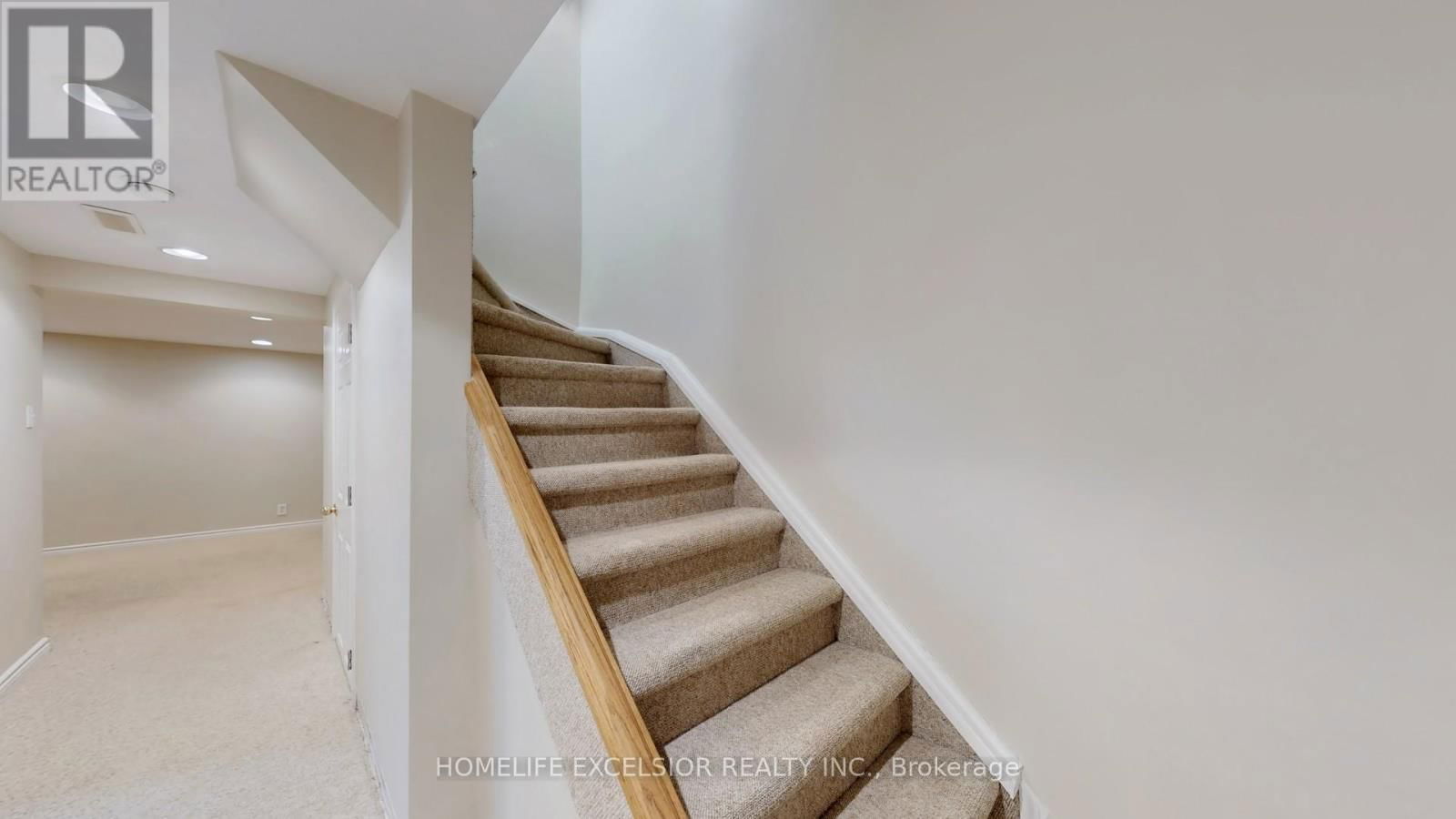 1 - 579 GIBNEY CRESCENT Image 28