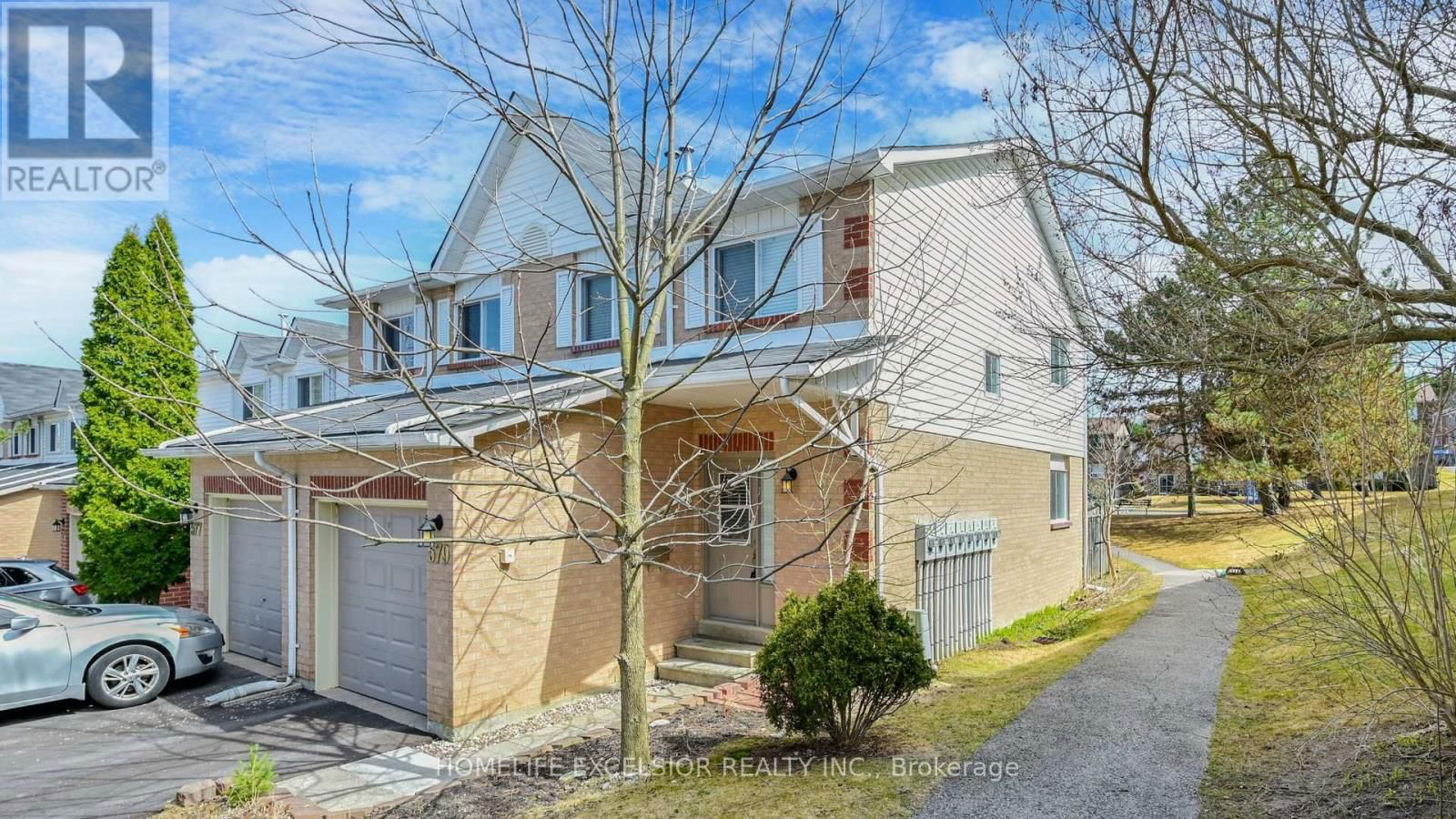 1 - 579 GIBNEY CRESCENT Image 3