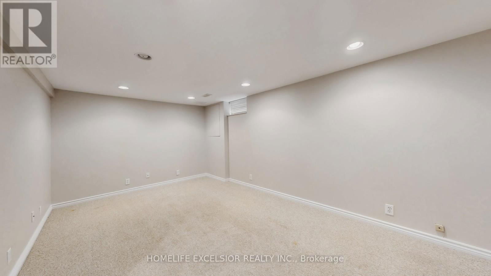 1 - 579 GIBNEY CRESCENT Image 31