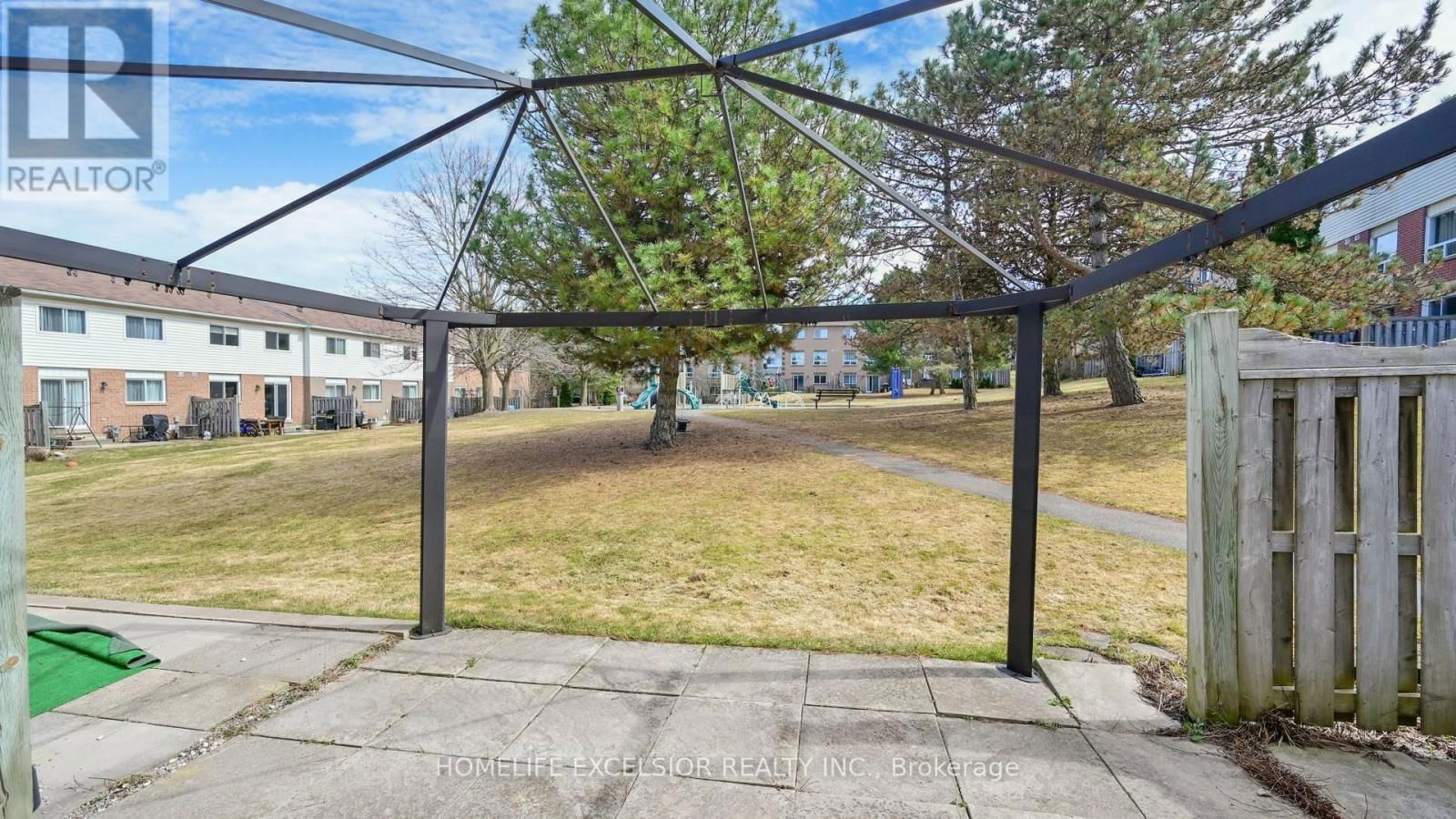 1 - 579 GIBNEY CRESCENT Image 36