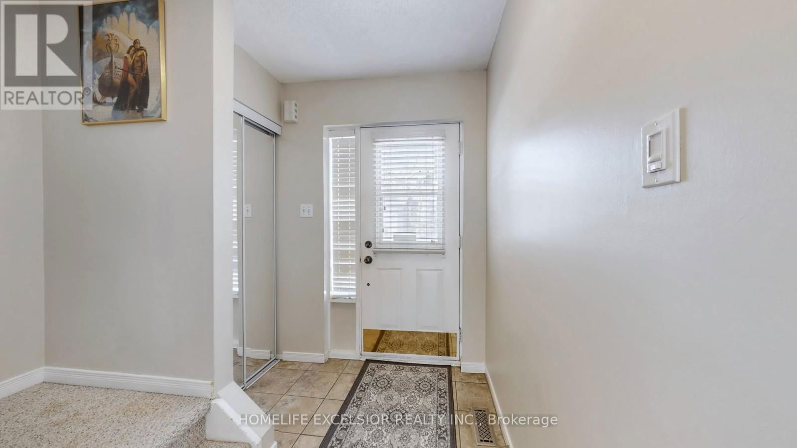 1 - 579 GIBNEY CRESCENT Image 5