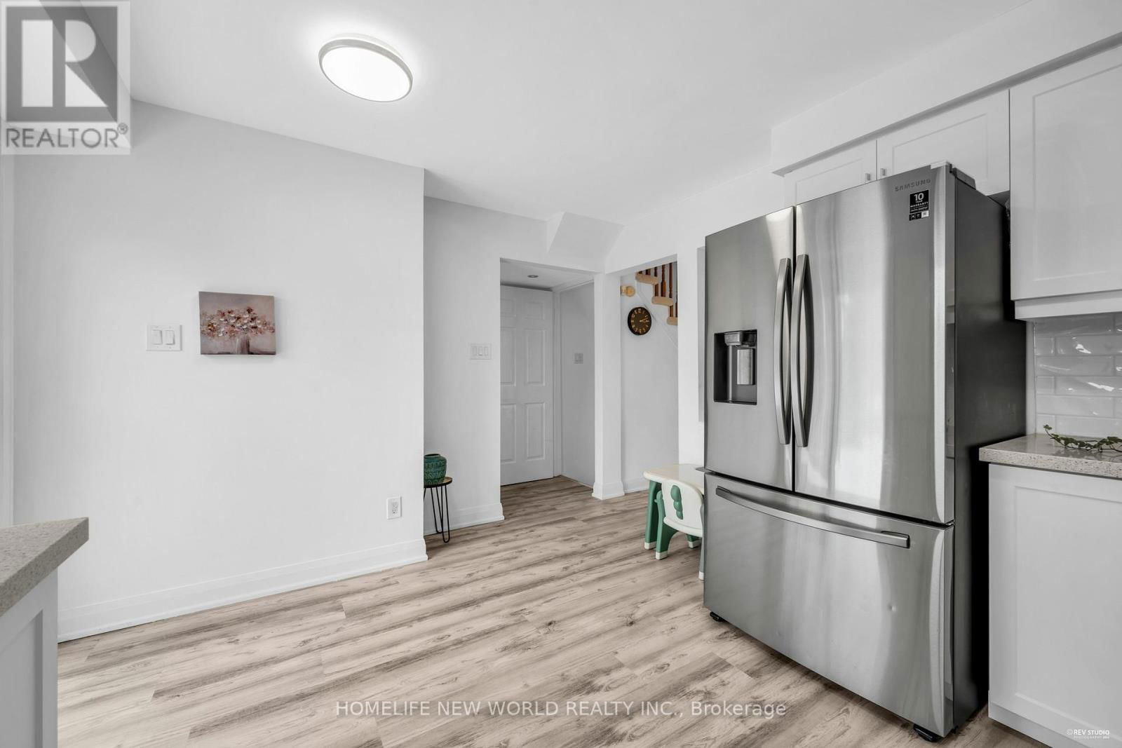 116 SANDFIELD DRIVE Image 11