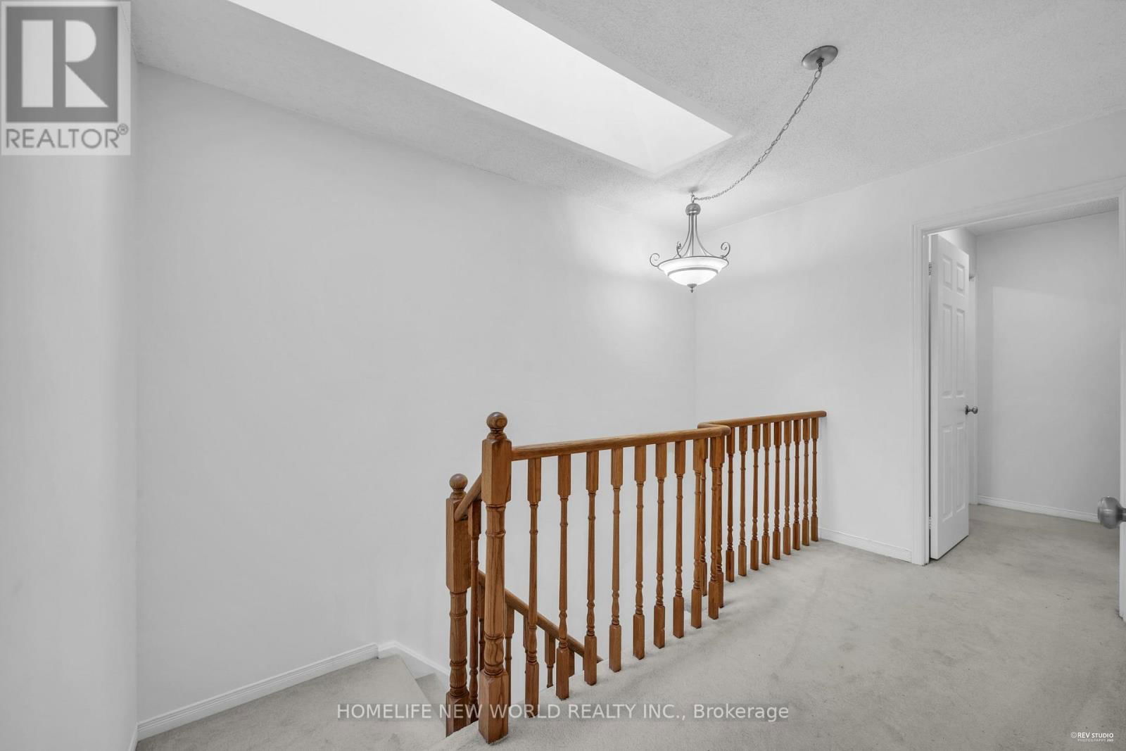 116 SANDFIELD DRIVE Image 22