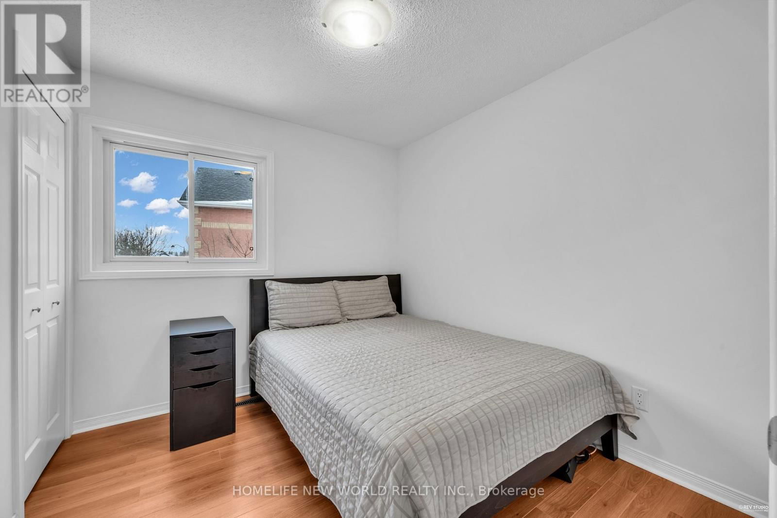 116 SANDFIELD DRIVE Image 25