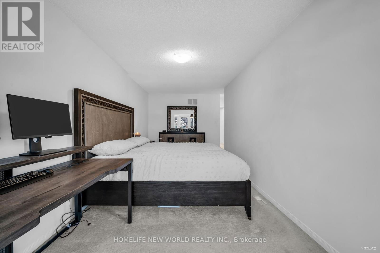 116 SANDFIELD DRIVE Image 30