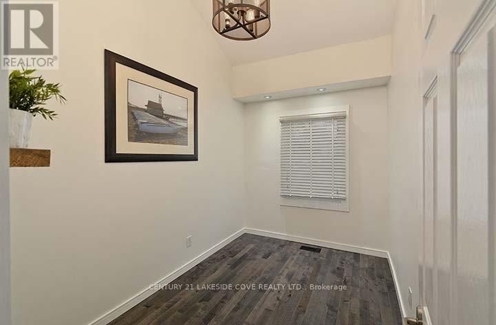 15 TYLER STREET Image 10