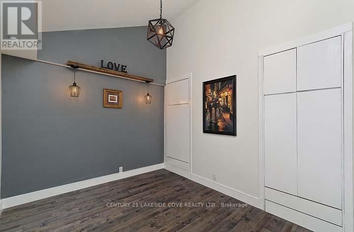 15 TYLER STREET Image 13