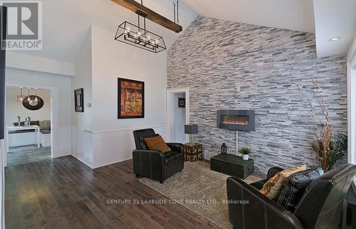 15 TYLER STREET Image 2