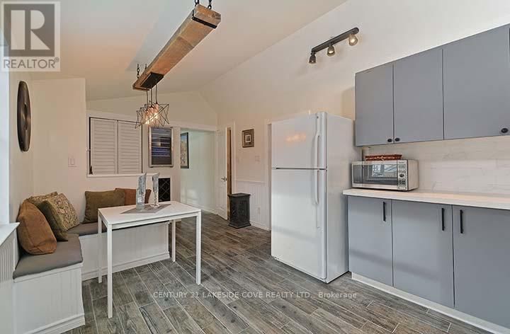 15 TYLER STREET Image 6