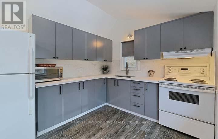15 TYLER STREET Image 7