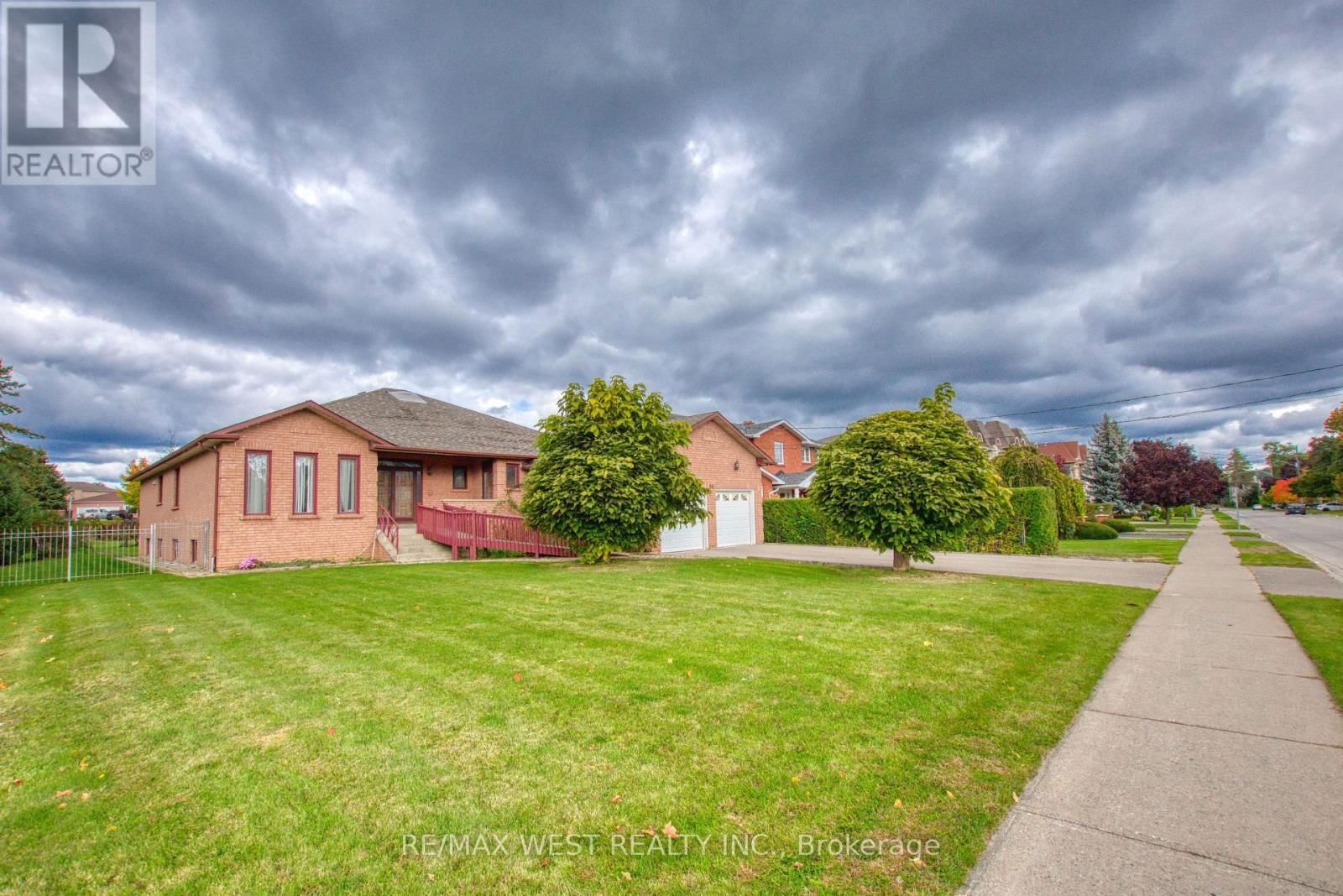 96 MAY AVENUE SOUTH Image 8