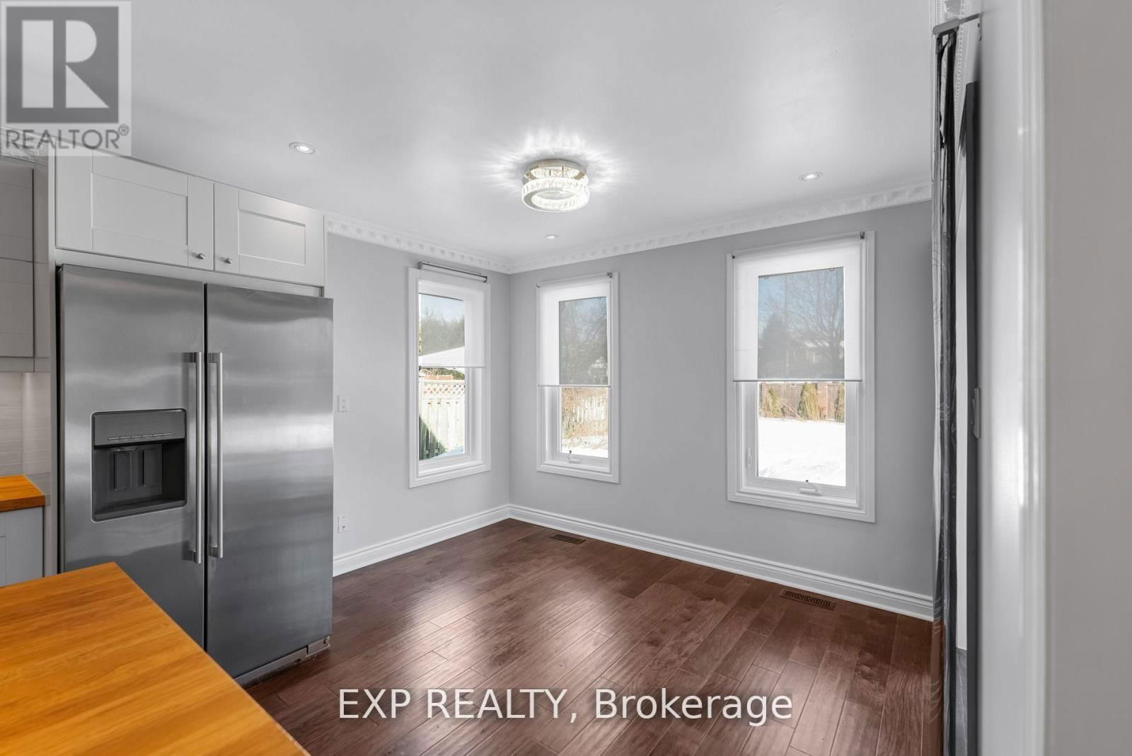 75 SOMERSET CRESCENT Image 23