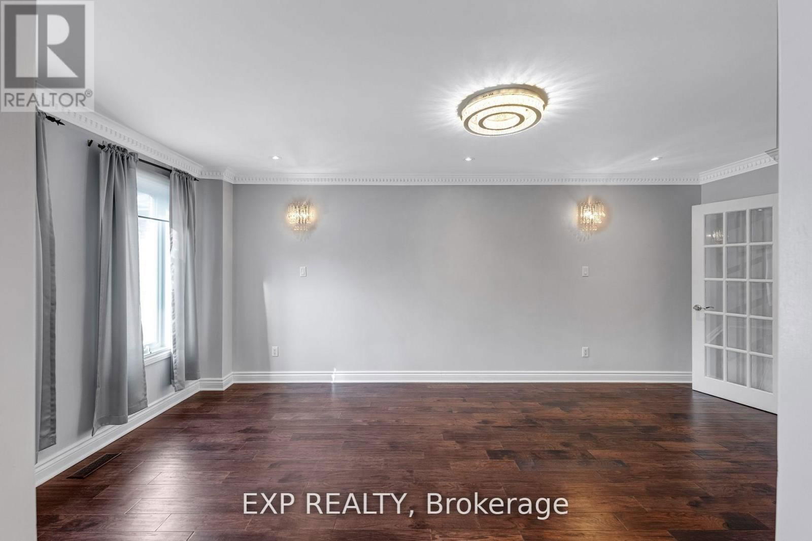 75 SOMERSET CRESCENT Image 24