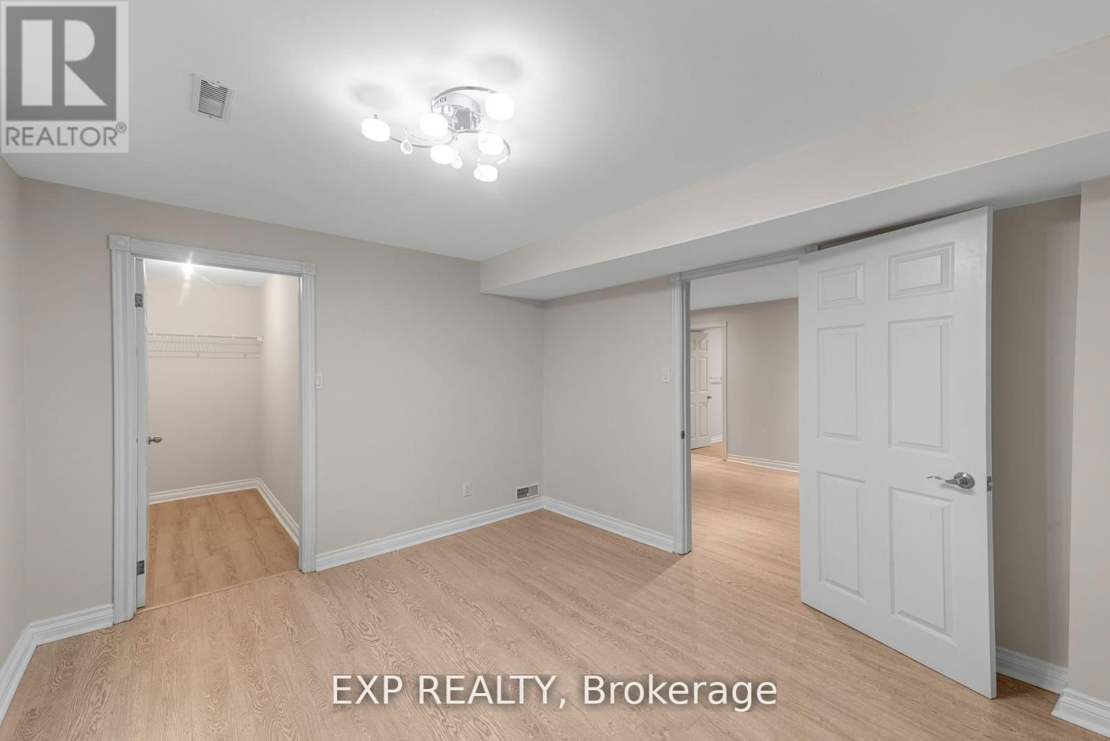 75 SOMERSET CRESCENT Image 44