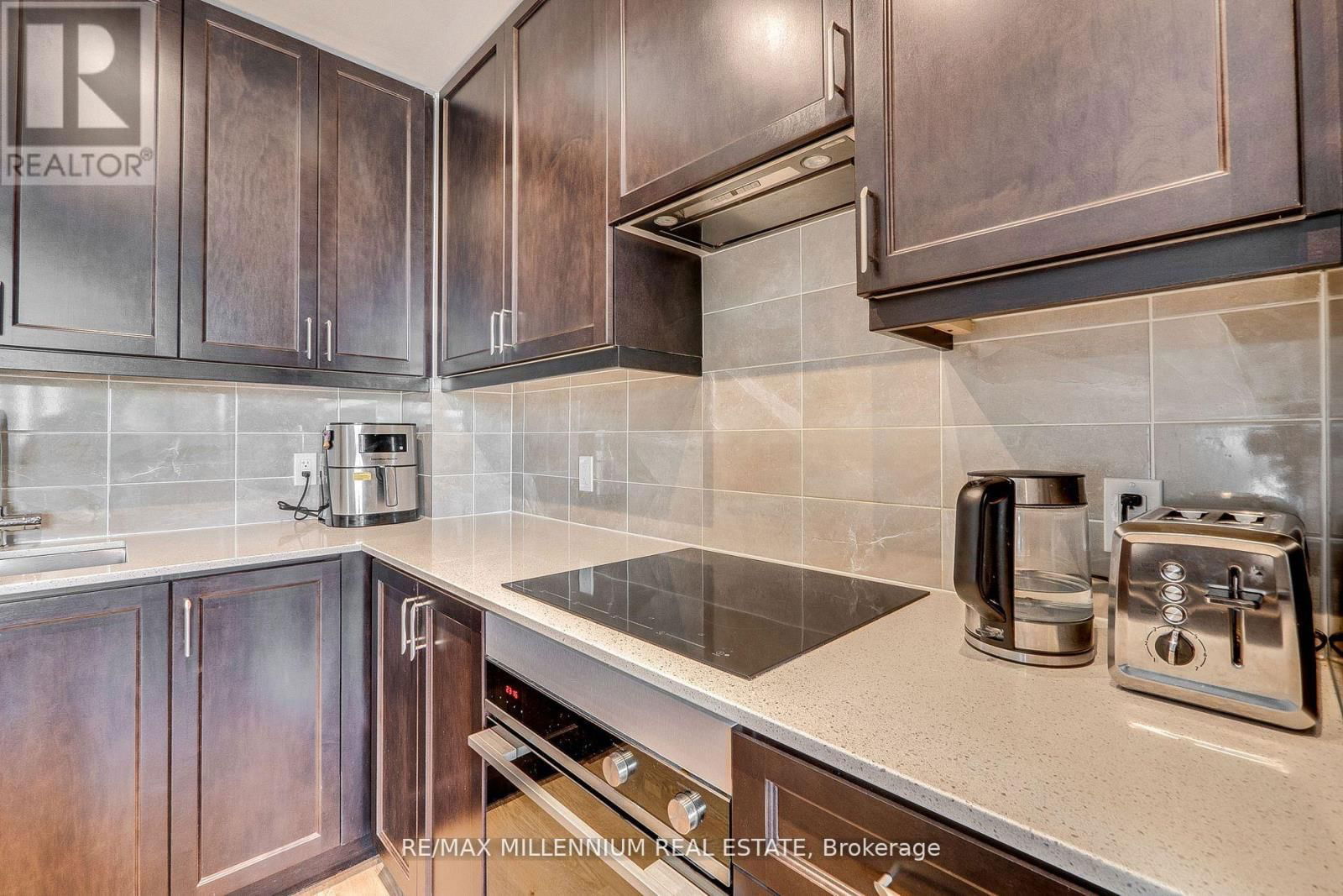 421 - 9075 JANE STREET Image 33