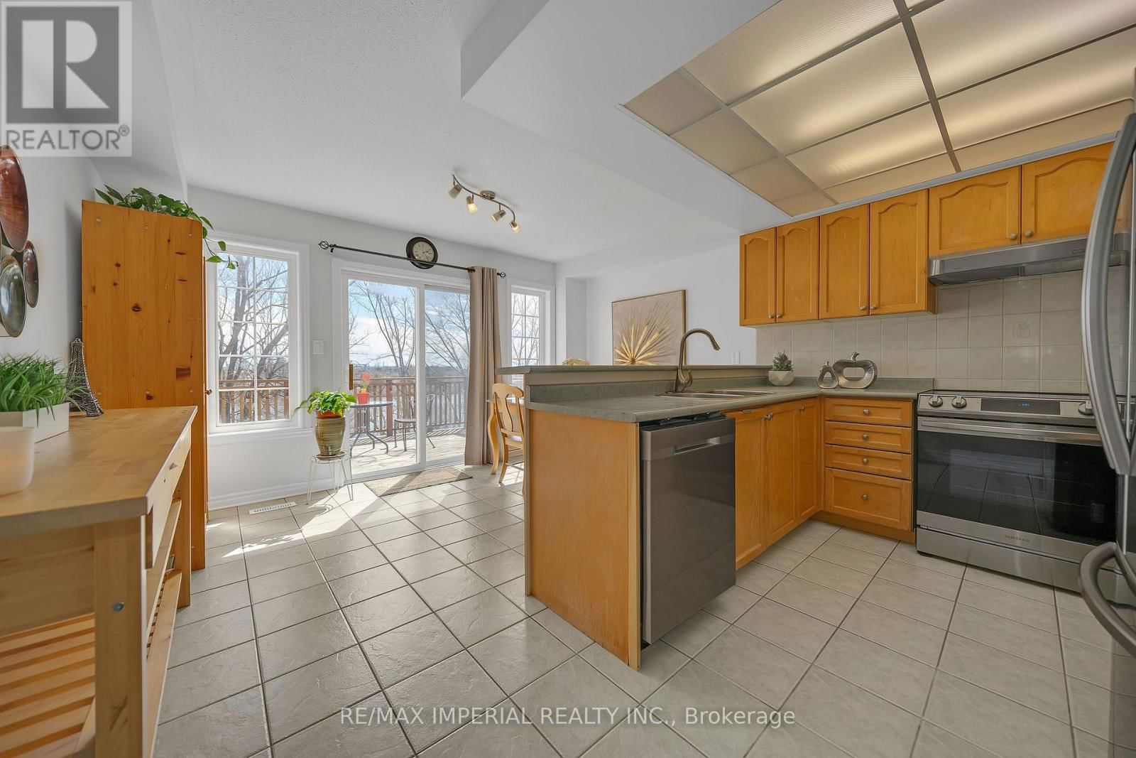 33 DEL FRANCESCO WAY Image 16