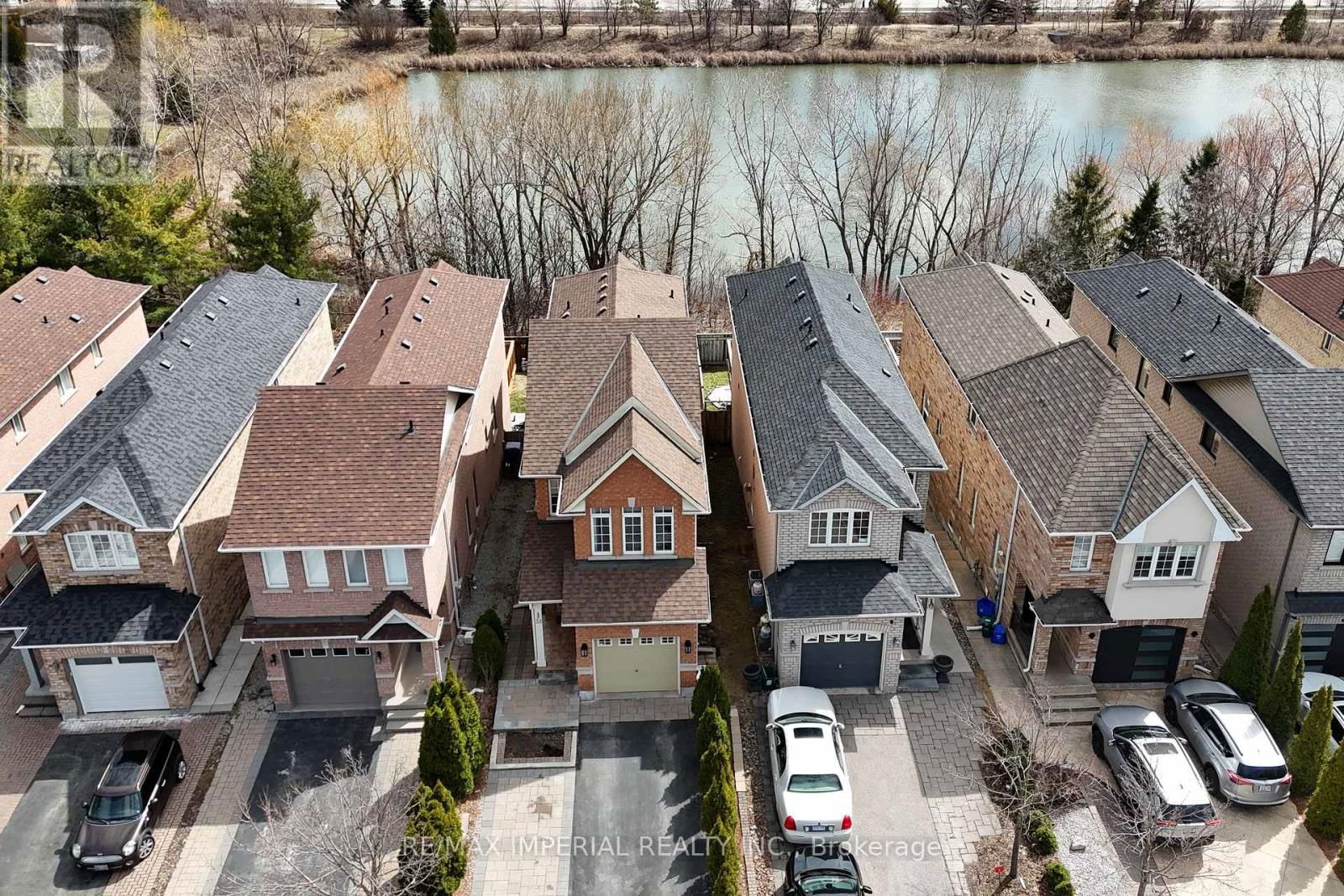 33 DEL FRANCESCO WAY Image 3