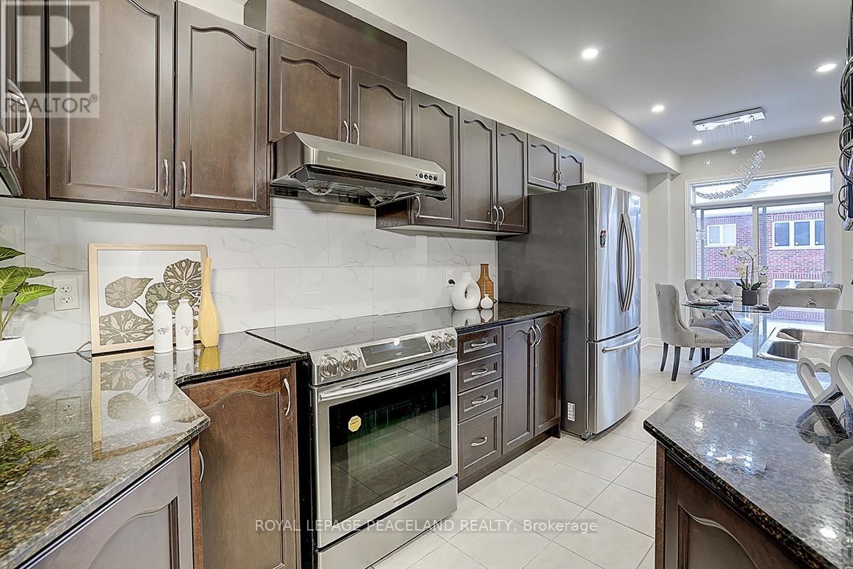 4 COLLIN COURT Image 18