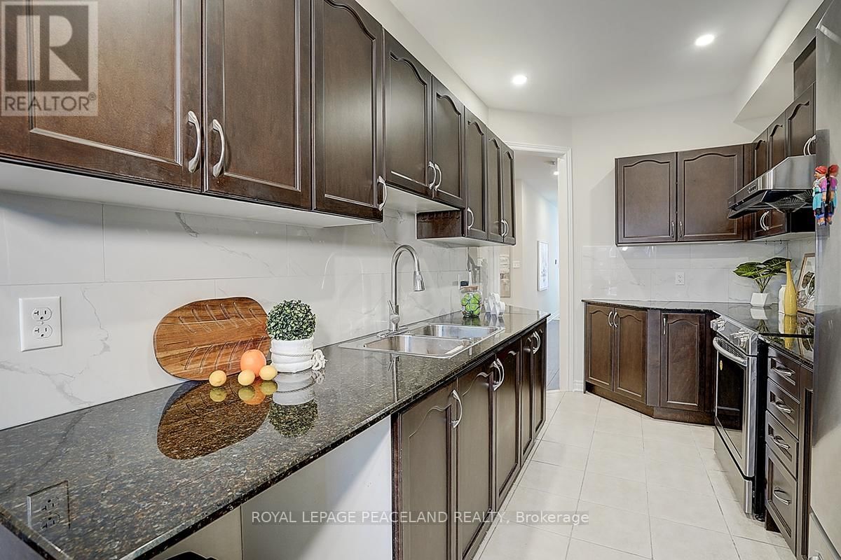 4 COLLIN COURT Image 25