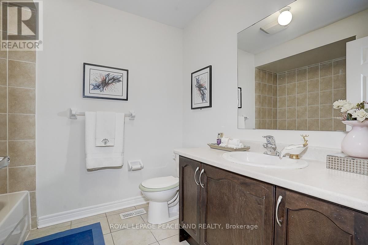 4 COLLIN COURT Image 34