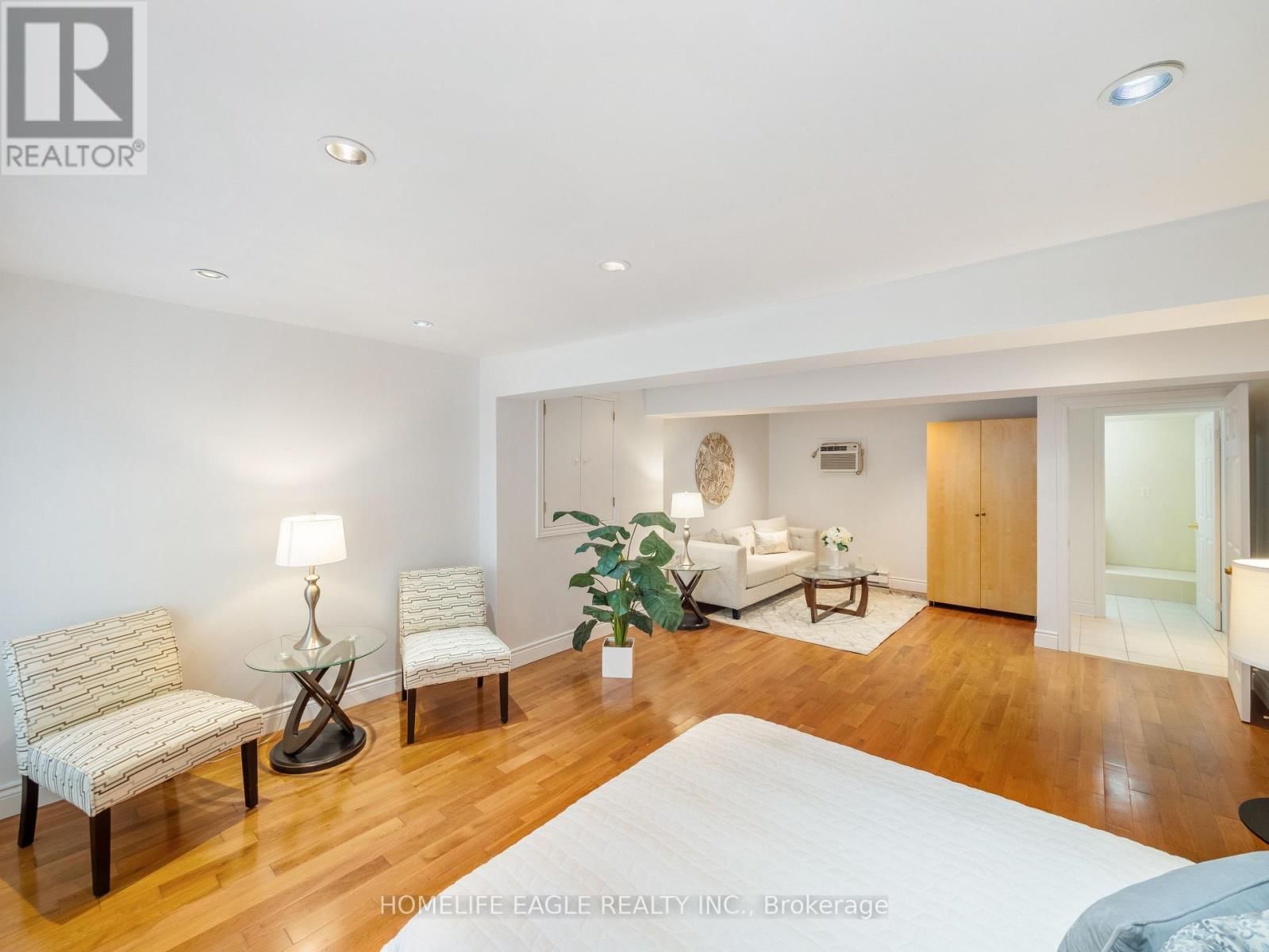 4 HUGHES STREET Image 15