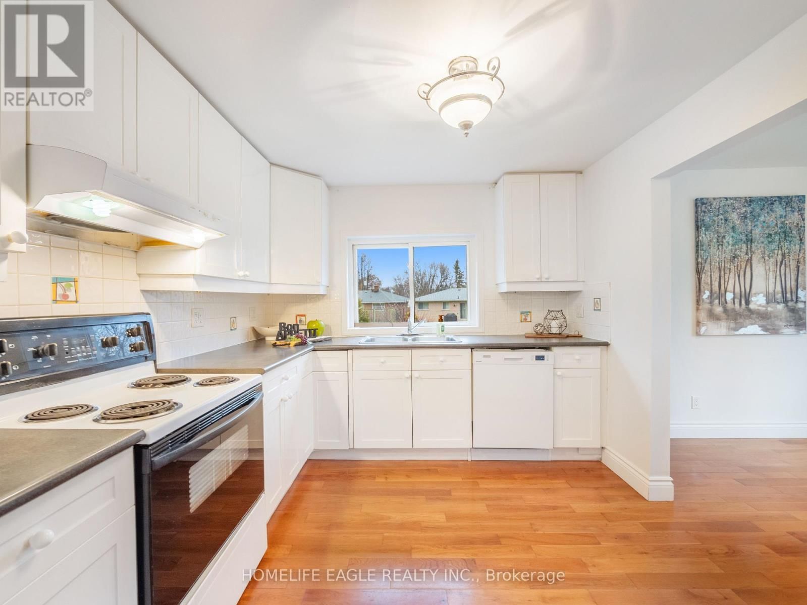 4 HUGHES STREET Image 9