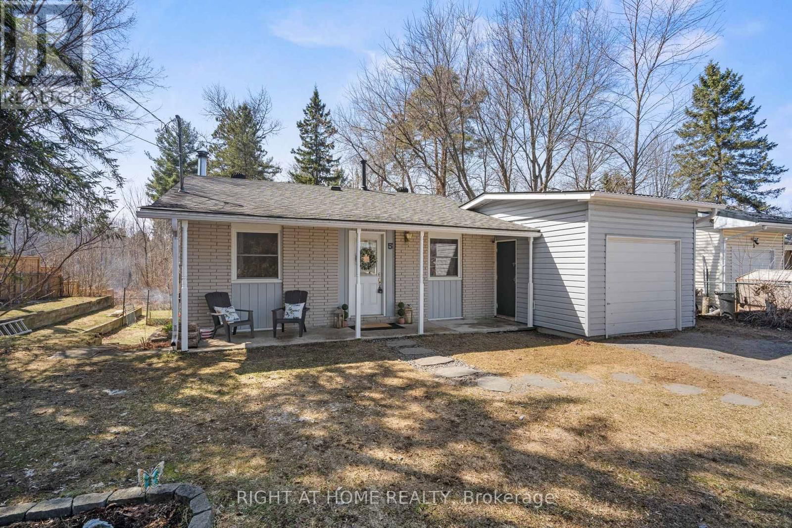 5 ASHBURTON CRESCENT Image 1