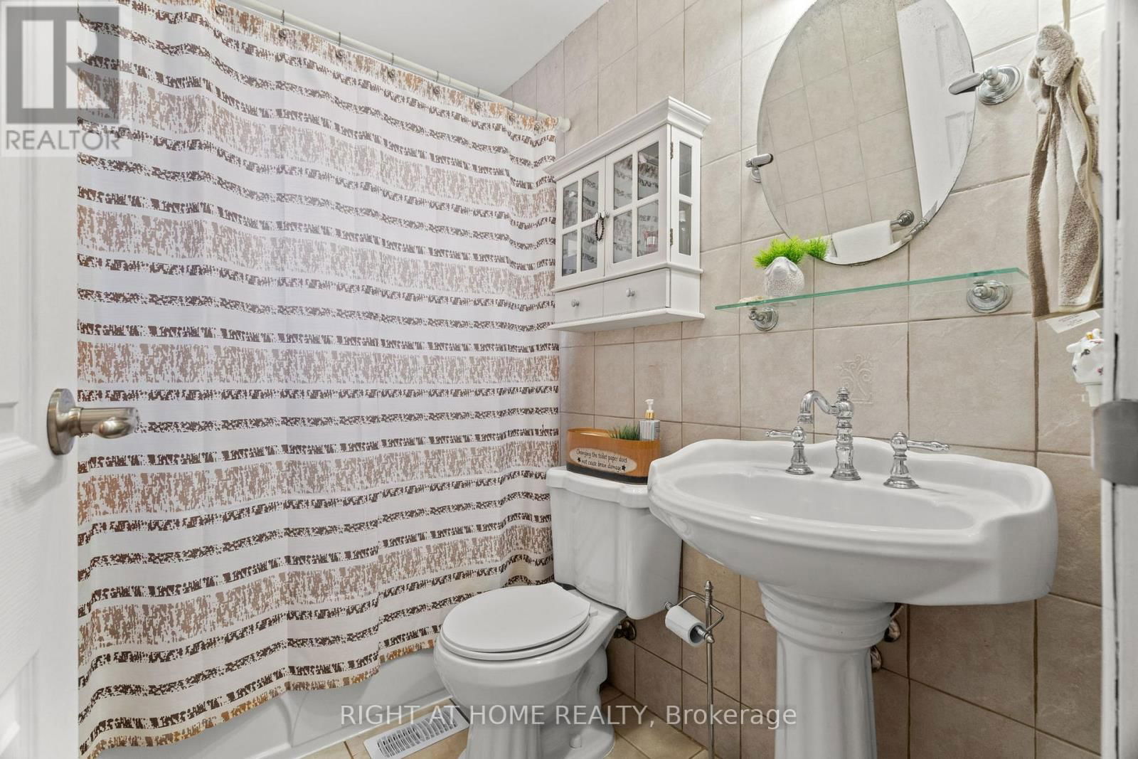 5 ASHBURTON CRESCENT Image 12