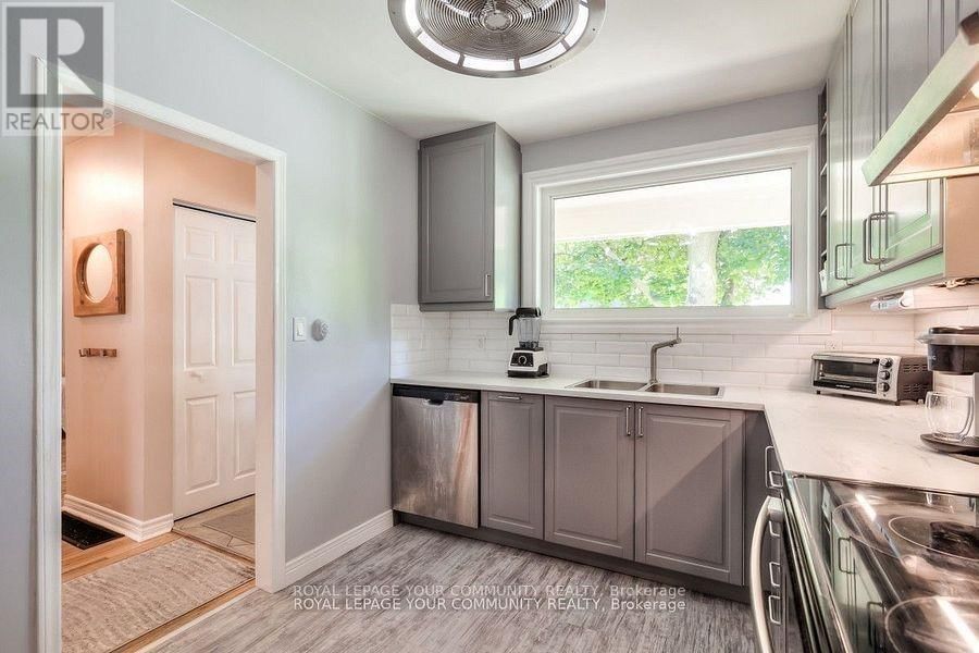 87 RICHARDSON DRIVE Image 12