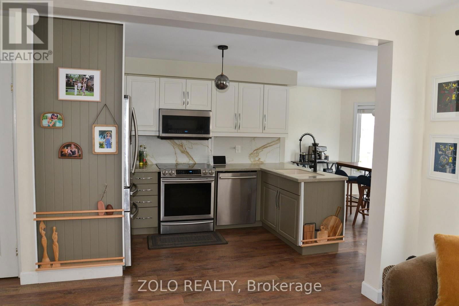Upper - 32 AMBERVIEW DRIVE Image 7