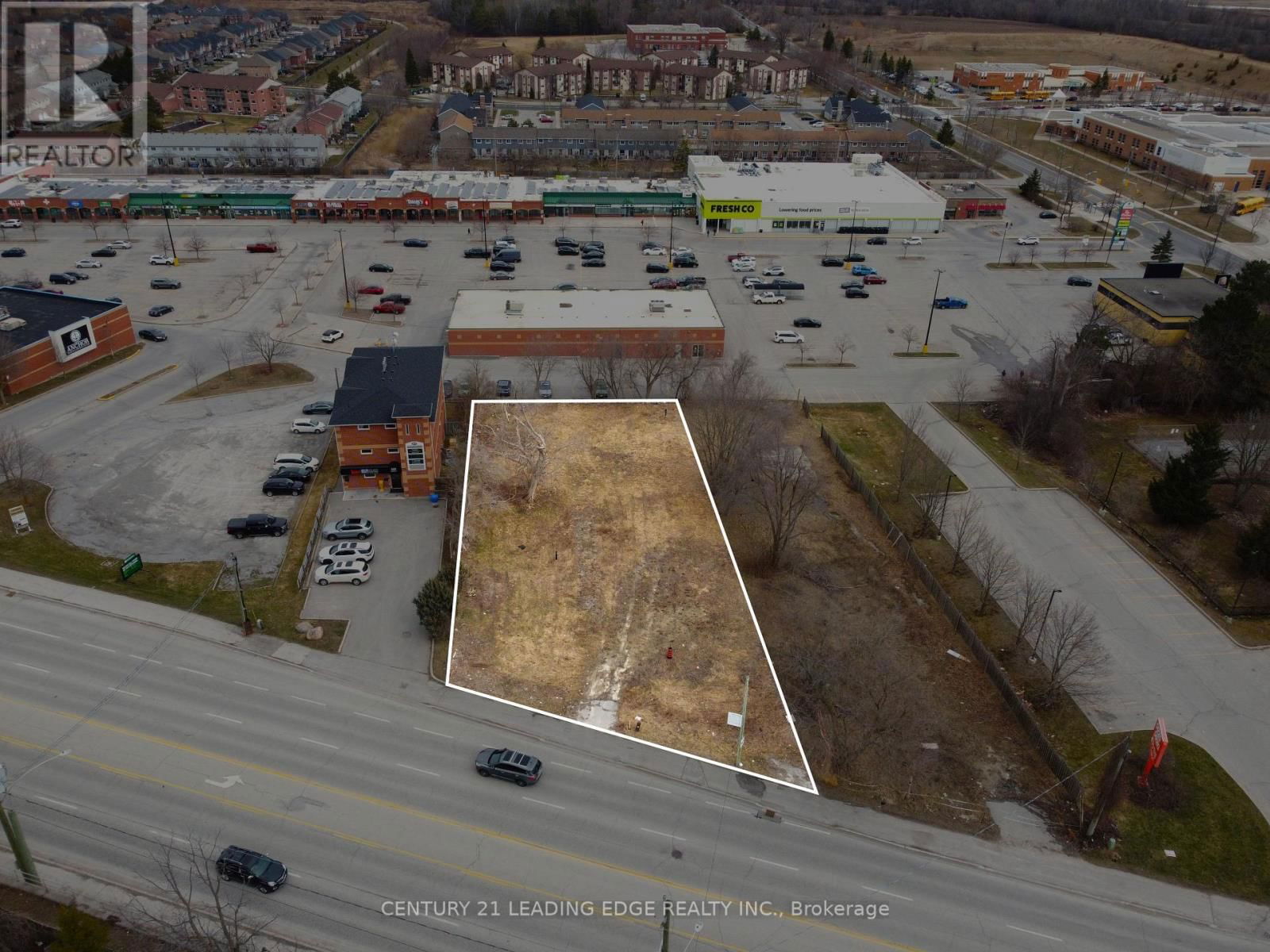 451 THE QUEENSWAY SOUTH Image 1