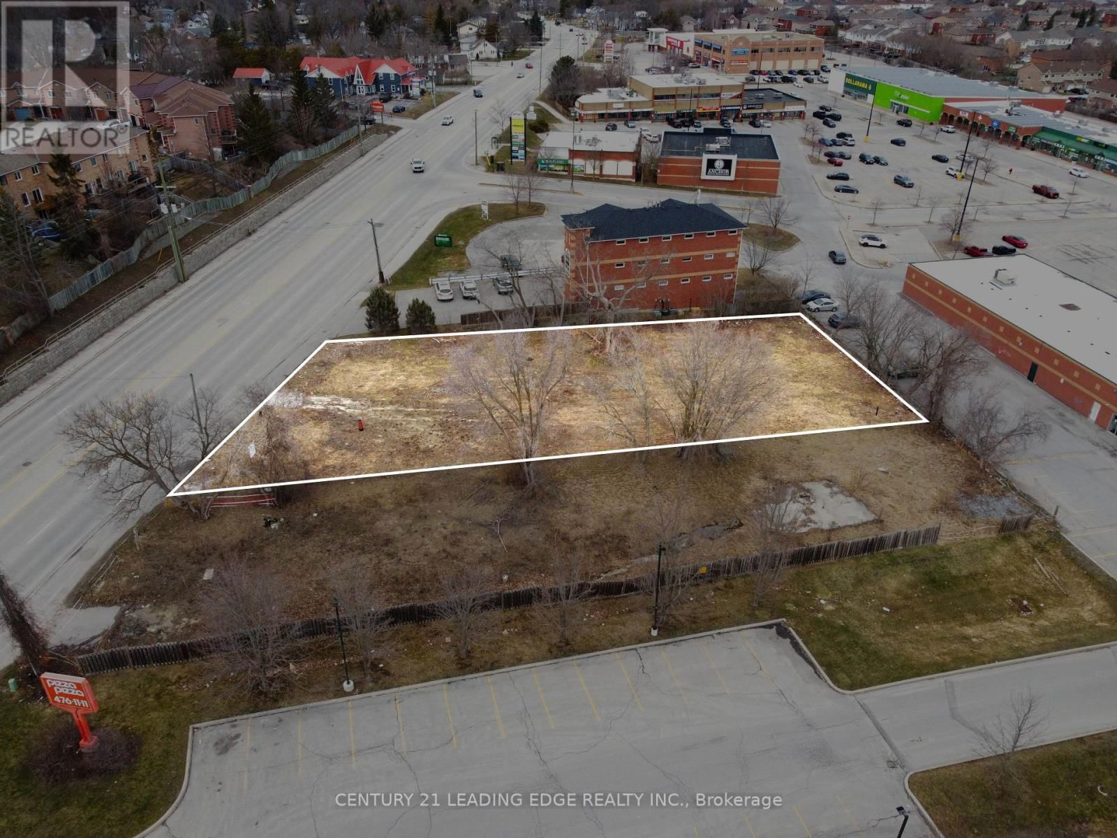 451 THE QUEENSWAY SOUTH Image 4