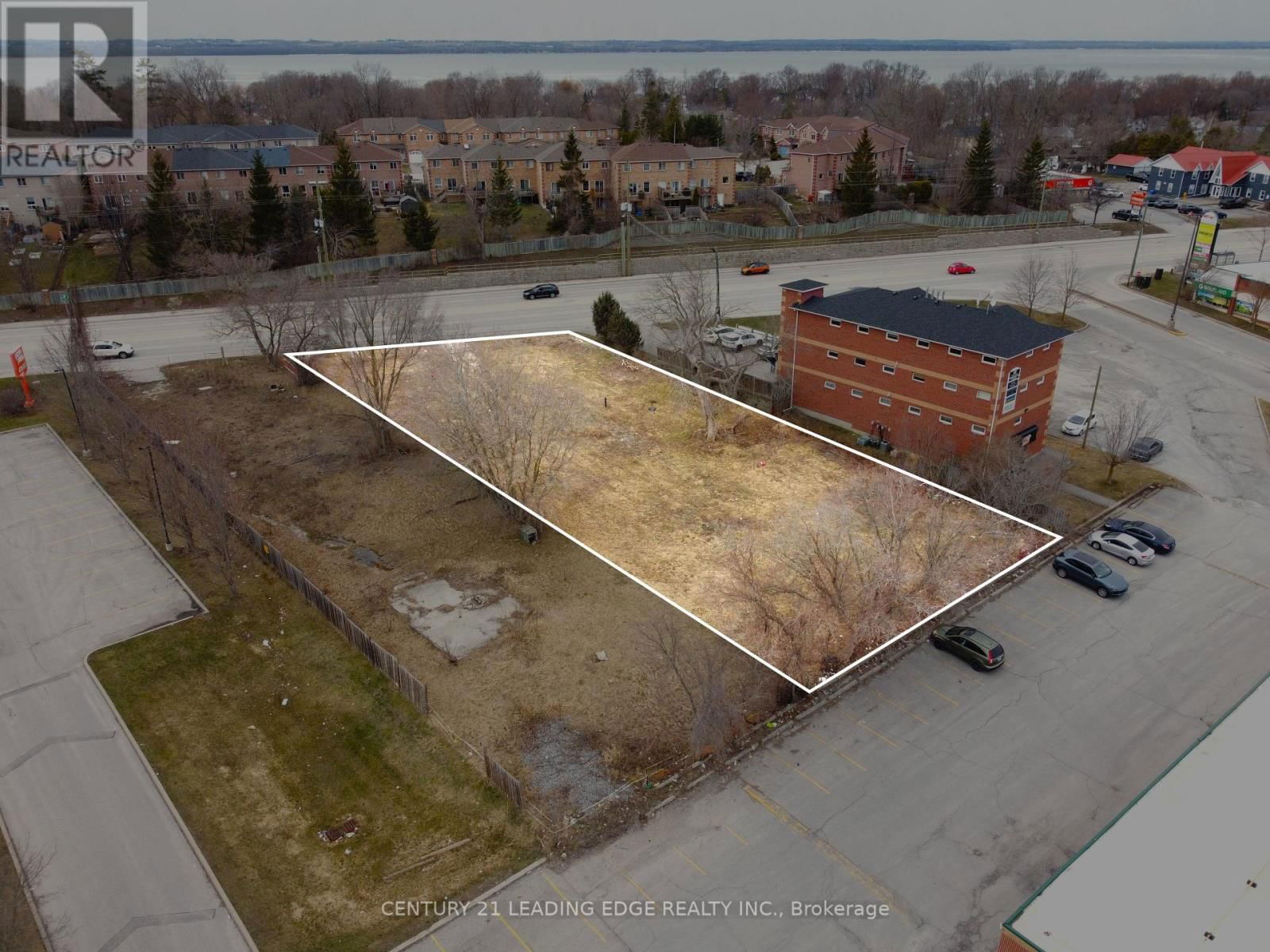 451 THE QUEENSWAY SOUTH Image 5