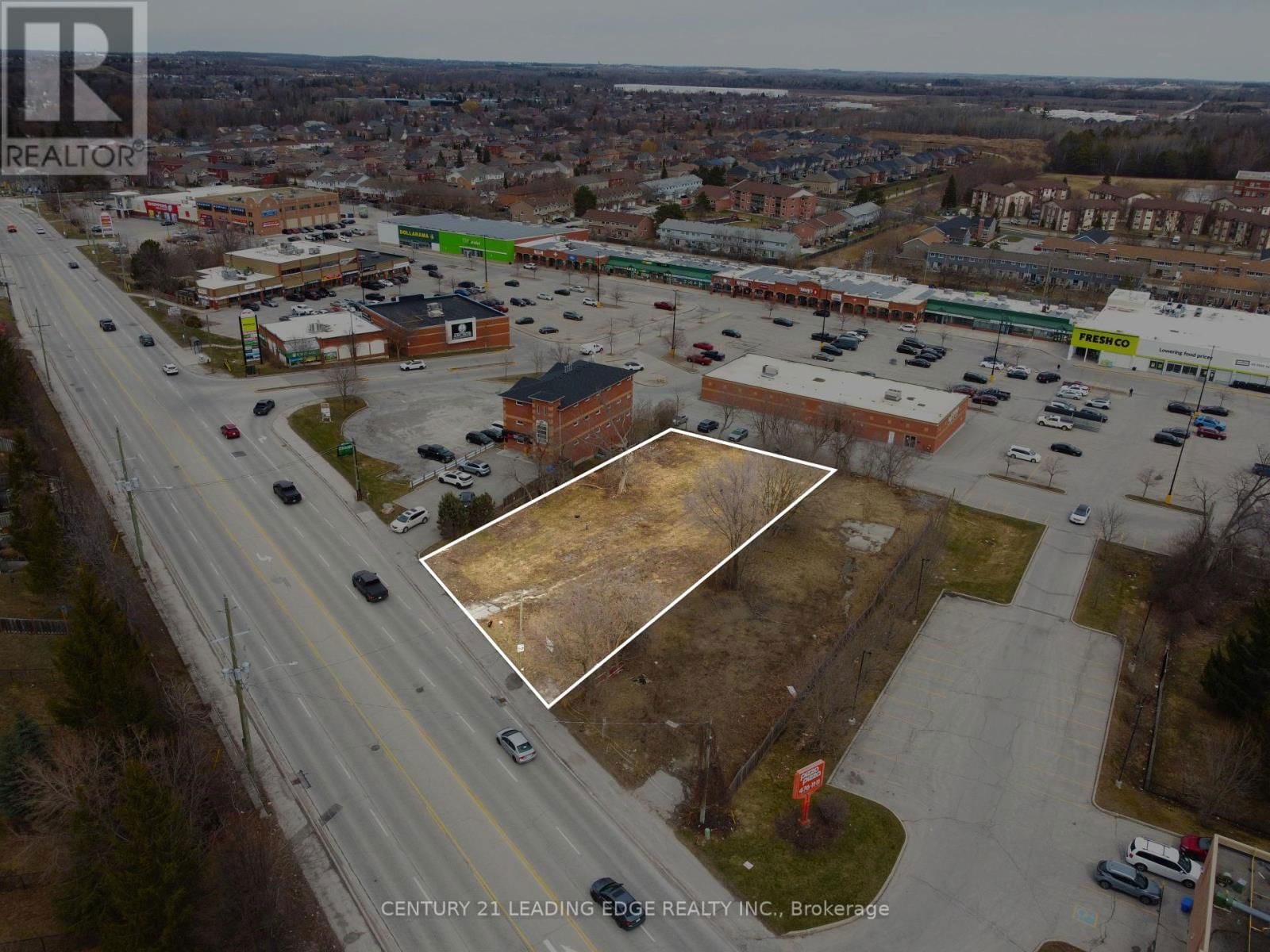451 THE QUEENSWAY SOUTH Image 7