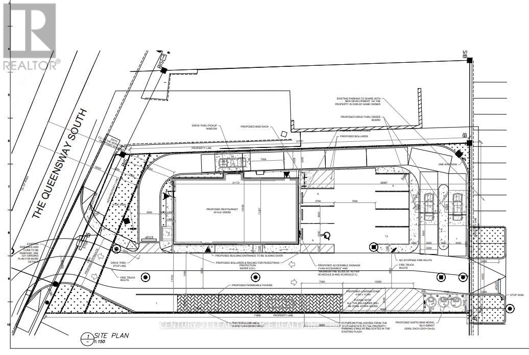 451 THE QUEENSWAY SOUTH Image 8