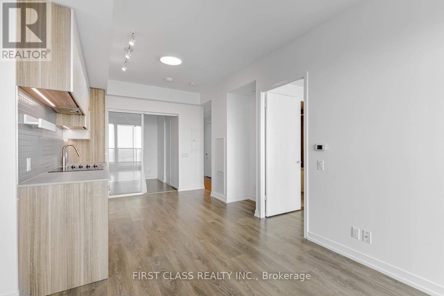4805 - 5 BUTTERMILL AVENUE Image 10