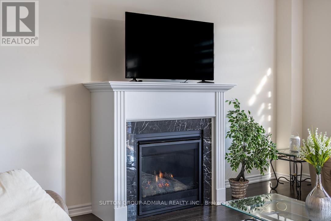 2207 LOZENBY STREET Image 3
