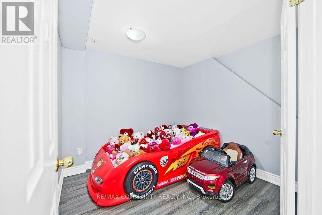 12 DEER RIDGE ROAD Image 32