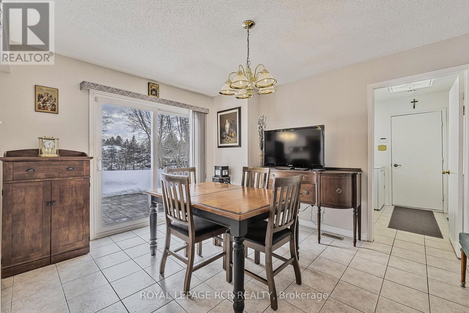 6 MARJORIE DRIVE Image 10