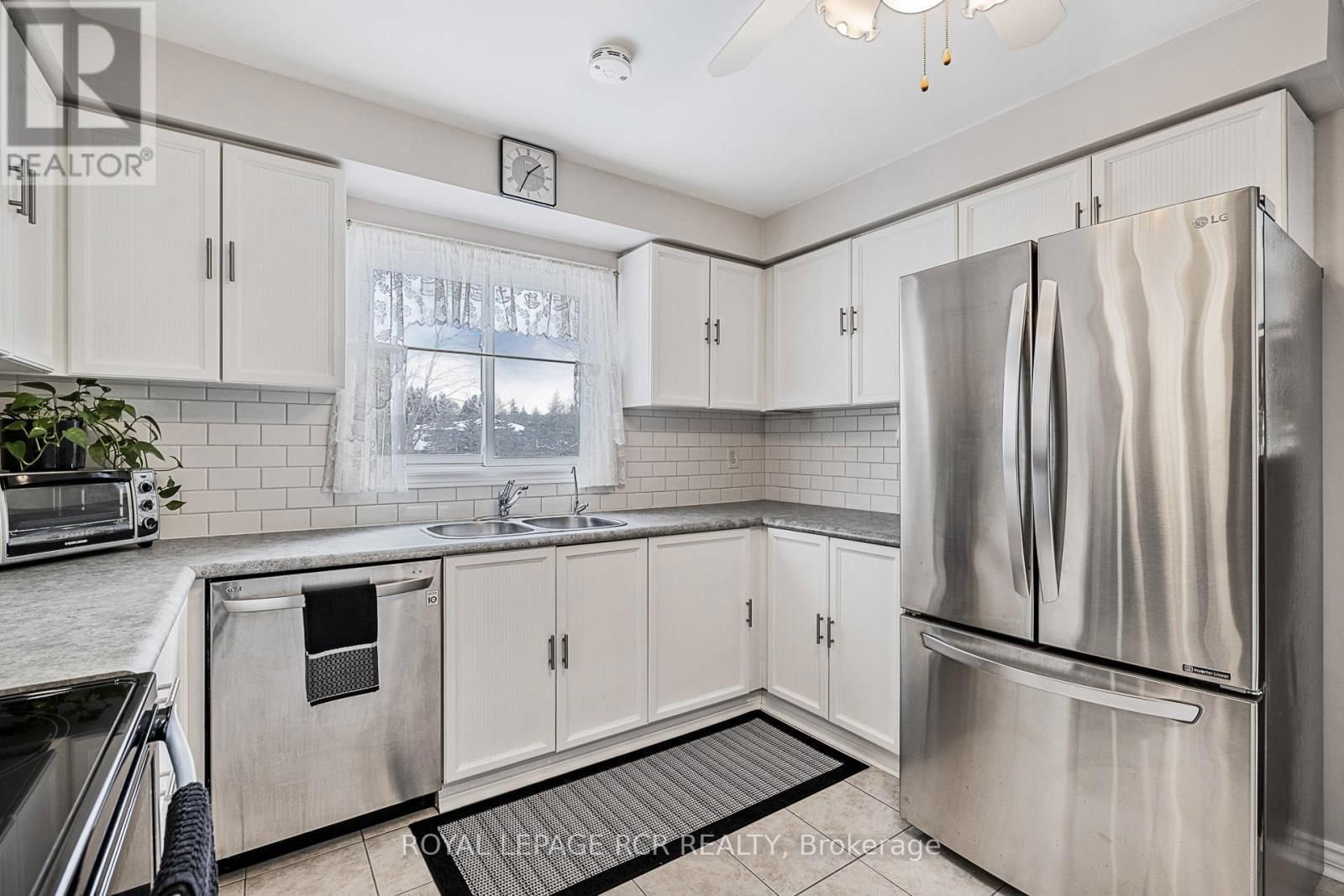 6 MARJORIE DRIVE Image 13