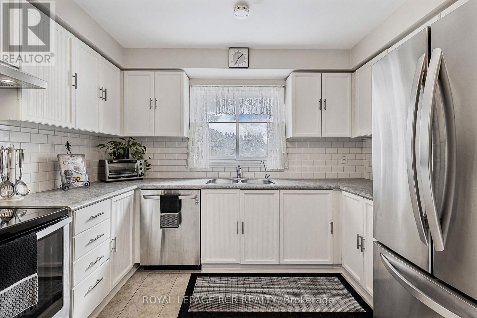 6 MARJORIE DRIVE Image 14