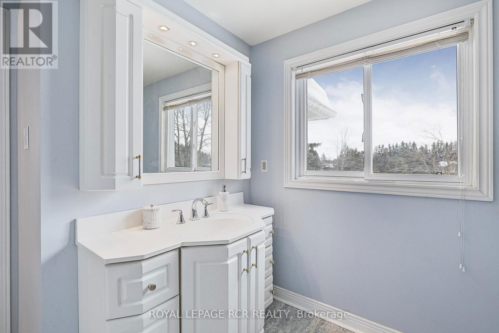 6 MARJORIE DRIVE Image 24