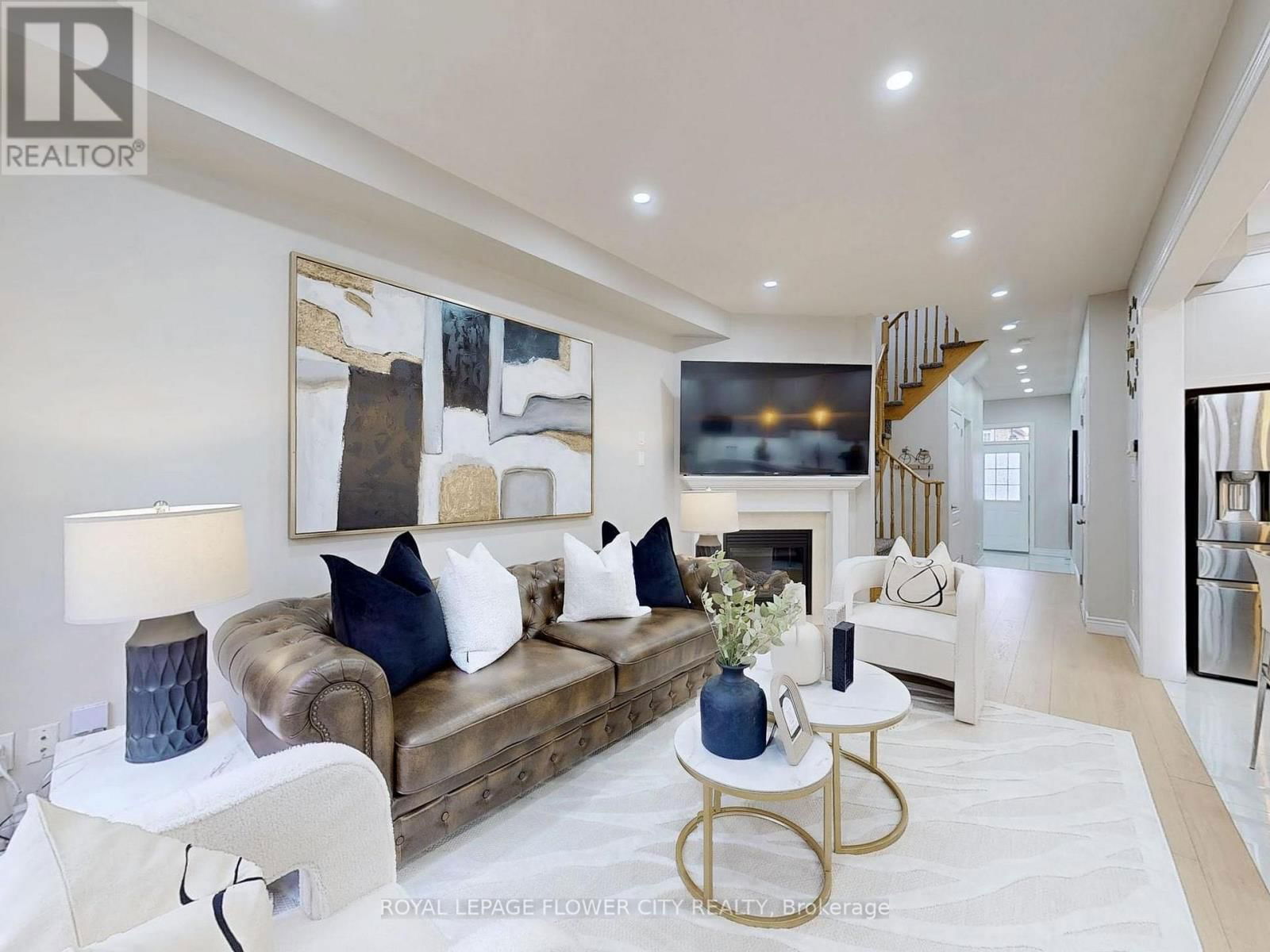 565 FOXCROFT BOULEVARD Image 10