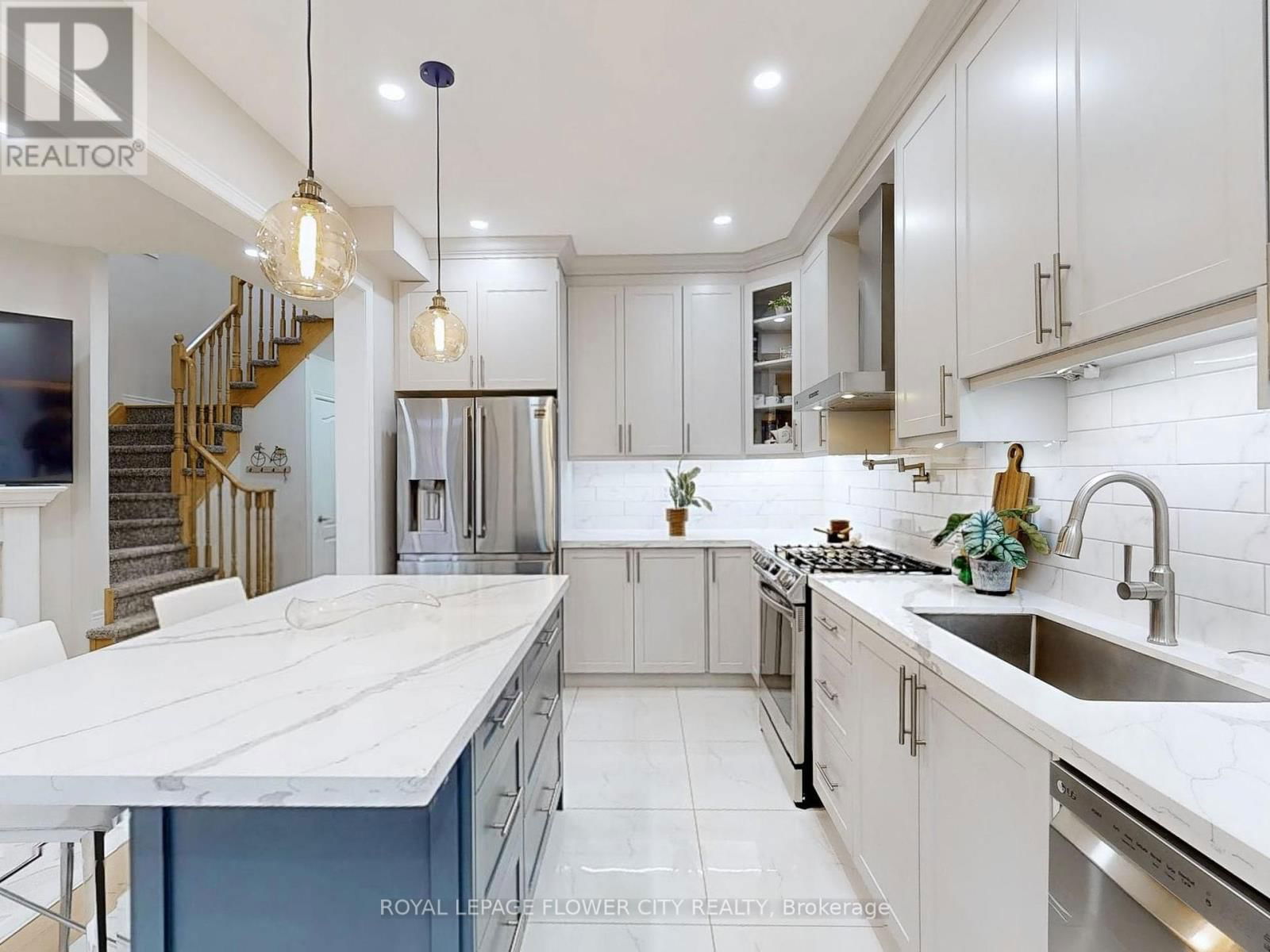 565 FOXCROFT BOULEVARD Image 15
