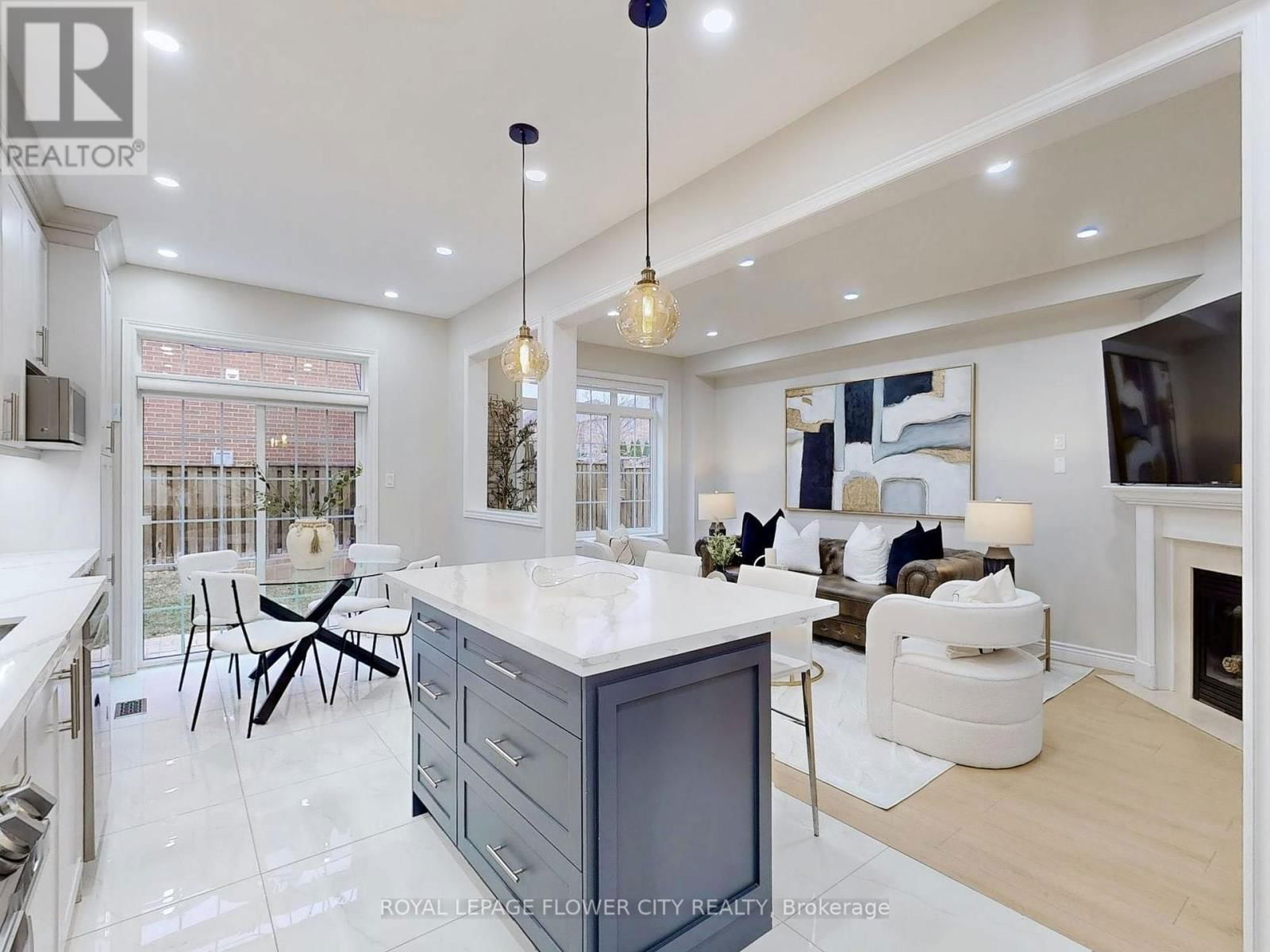 565 FOXCROFT BOULEVARD Image 17