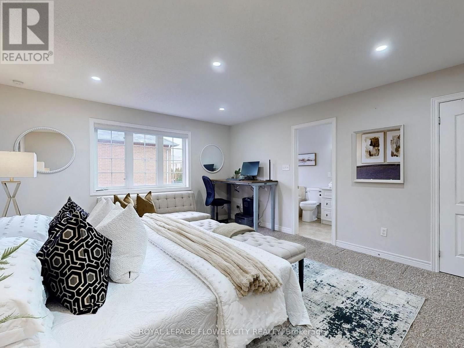 565 FOXCROFT BOULEVARD Image 24