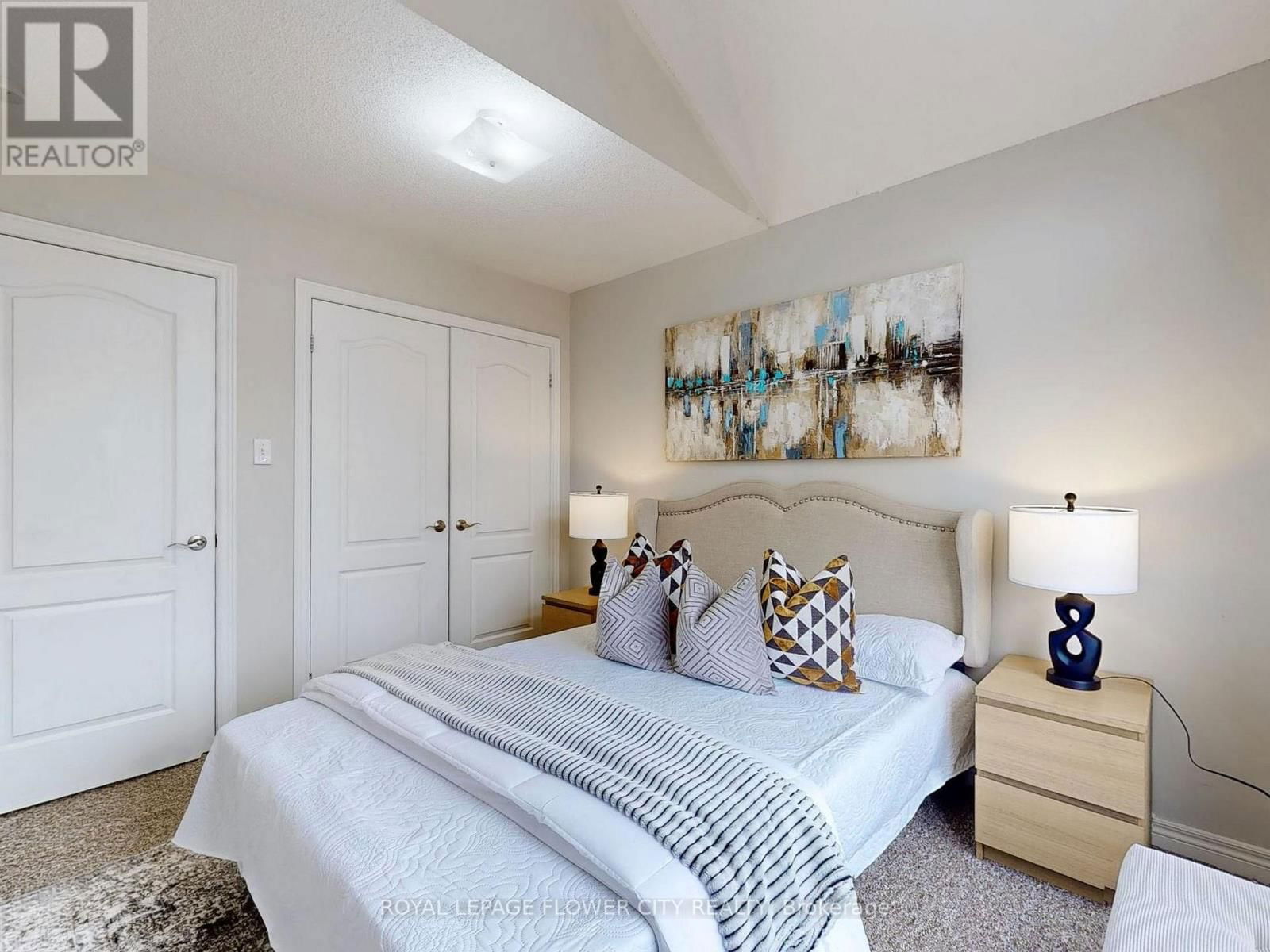 565 FOXCROFT BOULEVARD Image 29