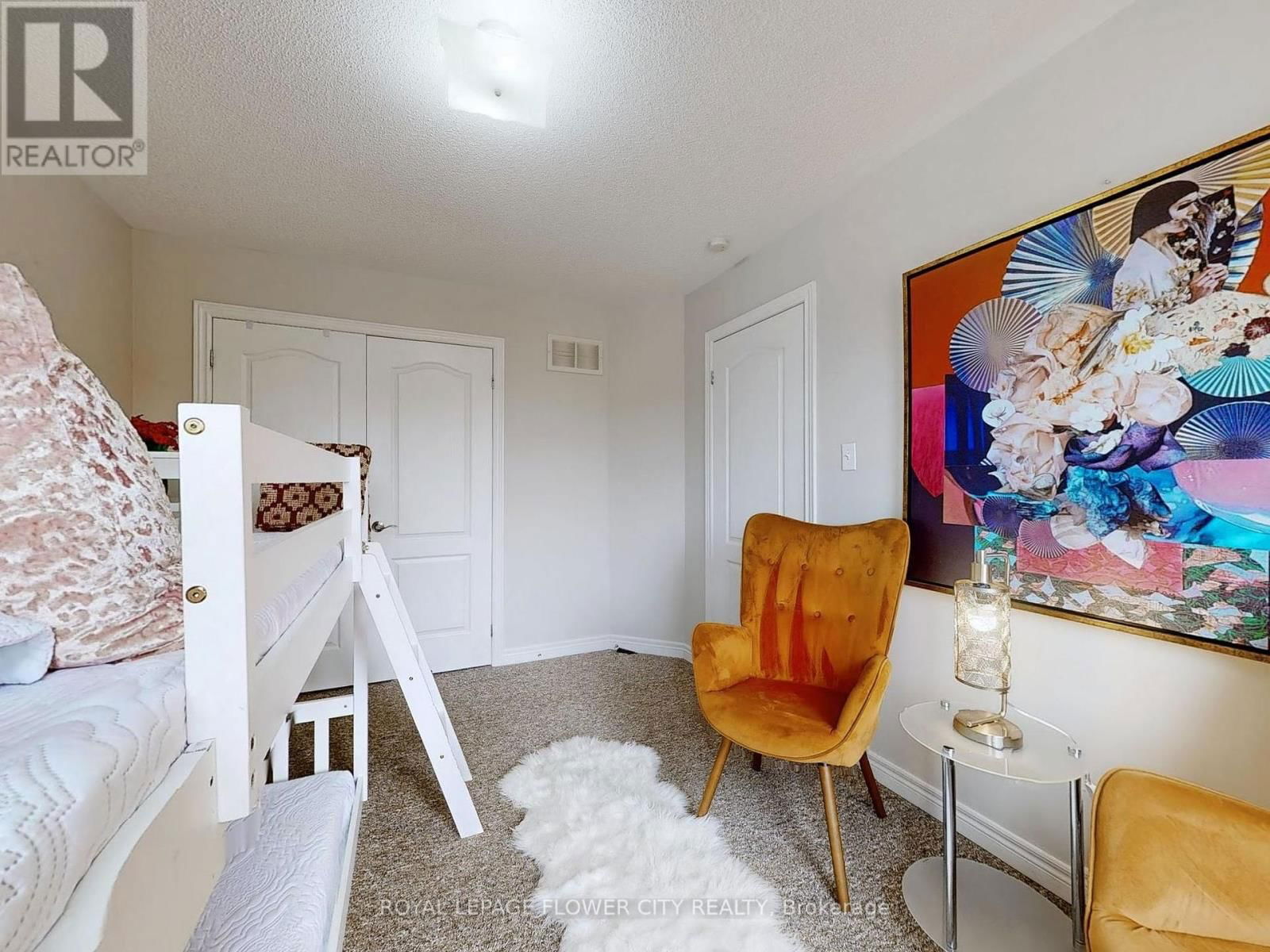 565 FOXCROFT BOULEVARD Image 33