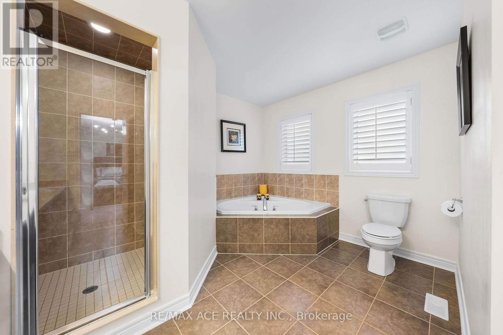 224 FREDERICK CURRAN LANE Image 15